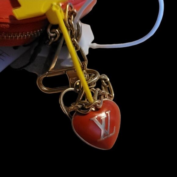 Louis Vuitton Porte-Monnaie Couer Vernis Heart Change Purse or Wallet - Picture 3 of 7